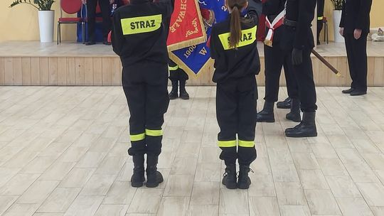 Gm. Izbica. Ślubowanie Młodzieżowej Drużyny Pożarniczej OSP Izbica [GALERIA ZDJĘĆ]