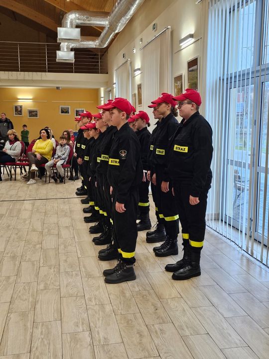 Gm. Izbica. Ślubowanie Młodzieżowej Drużyny Pożarniczej OSP Izbica [GALERIA ZDJĘĆ]