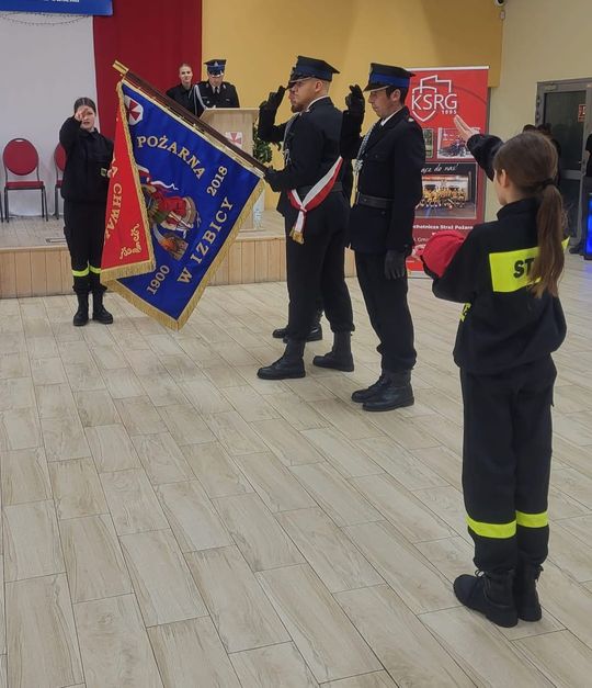 Gm. Izbica. Ślubowanie Młodzieżowej Drużyny Pożarniczej OSP Izbica [GALERIA ZDJĘĆ]