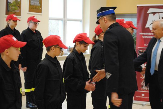 Gm. Izbica. Ślubowanie Młodzieżowej Drużyny Pożarniczej OSP Izbica [GALERIA ZDJĘĆ]