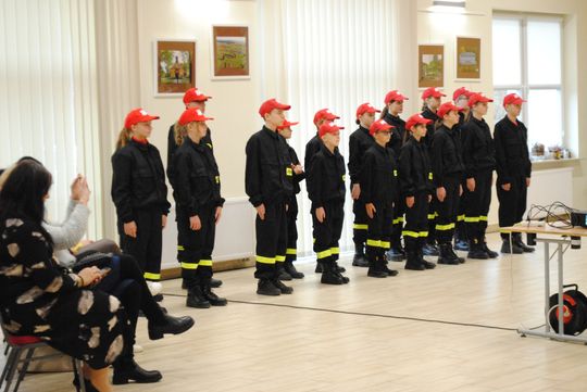 Gm. Izbica. Ślubowanie Młodzieżowej Drużyny Pożarniczej OSP Izbica [GALERIA ZDJĘĆ]