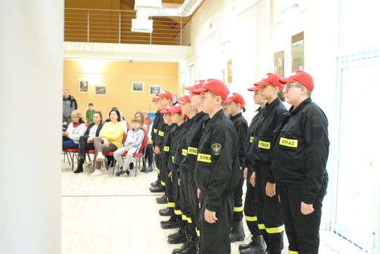 Gm. Izbica. Ślubowanie Młodzieżowej Drużyny Pożarniczej OSP Izbica [GALERIA ZDJĘĆ]