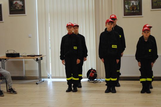 Gm. Izbica. Ślubowanie Młodzieżowej Drużyny Pożarniczej OSP Izbica [GALERIA ZDJĘĆ]