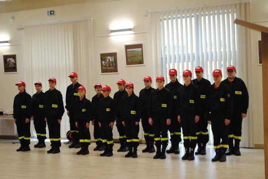 Gm. Izbica. Ślubowanie Młodzieżowej Drużyny Pożarniczej OSP Izbica [GALERIA ZDJĘĆ]