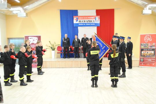 Gm. Izbica. Ślubowanie Młodzieżowej Drużyny Pożarniczej OSP Izbica [GALERIA ZDJĘĆ]