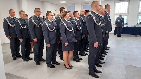 Wyższe stopnie służbowe oraz odznaczenia dla funkcjonariuszy Zakładu Karnego w Chełmie [GALERIA ZDJĘĆ]