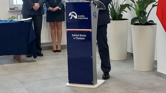 Wyższe stopnie służbowe oraz odznaczenia dla funkcjonariuszy Zakładu Karnego w Chełmie [GALERIA ZDJĘĆ]