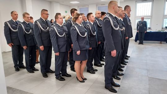 Wyższe stopnie służbowe oraz odznaczenia dla funkcjonariuszy Zakładu Karnego w Chełmie [GALERIA ZDJĘĆ]