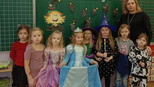 Gm. Wierzbica. Szalone andrzejki w Szkole Podstawowej w Wierzbicy [GALERIA ZDJĘĆ]