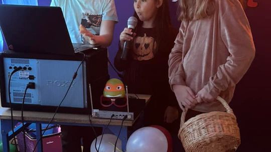 Gm. Wierzbica. Szalone andrzejki w Szkole Podstawowej w Wierzbicy [GALERIA ZDJĘĆ]