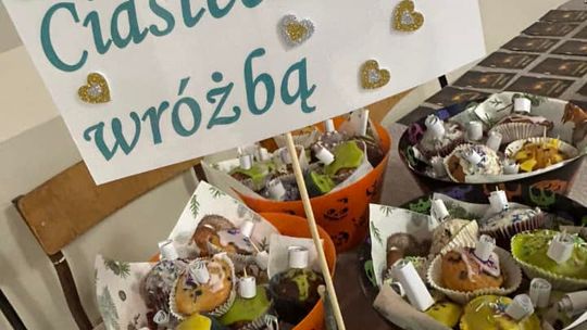 Gm. Wierzbica. Szalone andrzejki w Szkole Podstawowej w Wierzbicy [GALERIA ZDJĘĆ]