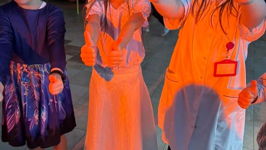 Gm. Wierzbica. Szalone andrzejki w Szkole Podstawowej w Wierzbicy [GALERIA ZDJĘĆ]