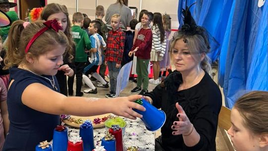 Gm. Wierzbica. Szalone andrzejki w Szkole Podstawowej w Wierzbicy [GALERIA ZDJĘĆ]