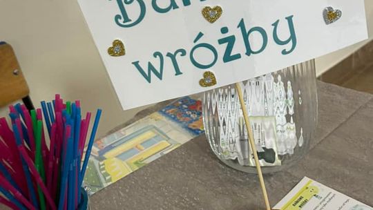 Gm. Wierzbica. Szalone andrzejki w Szkole Podstawowej w Wierzbicy [GALERIA ZDJĘĆ]