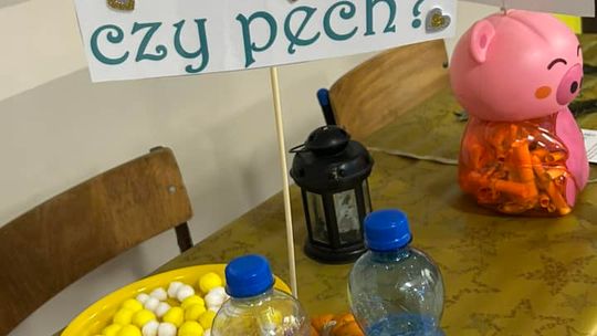 Gm. Wierzbica. Szalone andrzejki w Szkole Podstawowej w Wierzbicy [GALERIA ZDJĘĆ]