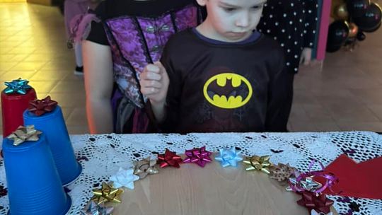 Gm. Wierzbica. Szalone andrzejki w Szkole Podstawowej w Wierzbicy [GALERIA ZDJĘĆ]