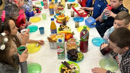 Gm. Wierzbica. Szalone andrzejki w Szkole Podstawowej w Wierzbicy [GALERIA ZDJĘĆ]