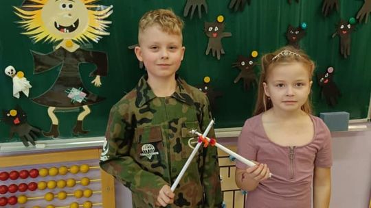 Gm. Wierzbica. Szalone andrzejki w Szkole Podstawowej w Wierzbicy [GALERIA ZDJĘĆ]