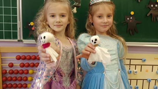 Gm. Wierzbica. Szalone andrzejki w Szkole Podstawowej w Wierzbicy [GALERIA ZDJĘĆ]