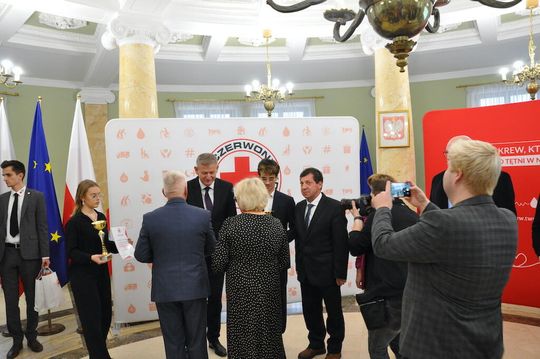 Chełm. Krwiodawcy docenieni. Ich krew ratuje życie! [GALERIA ZDJĘĆ]