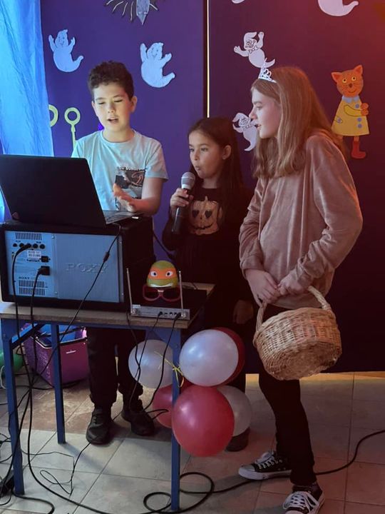 Gm. Wierzbica. Szalone andrzejki w Szkole Podstawowej w Wierzbicy [GALERIA ZDJĘĆ]