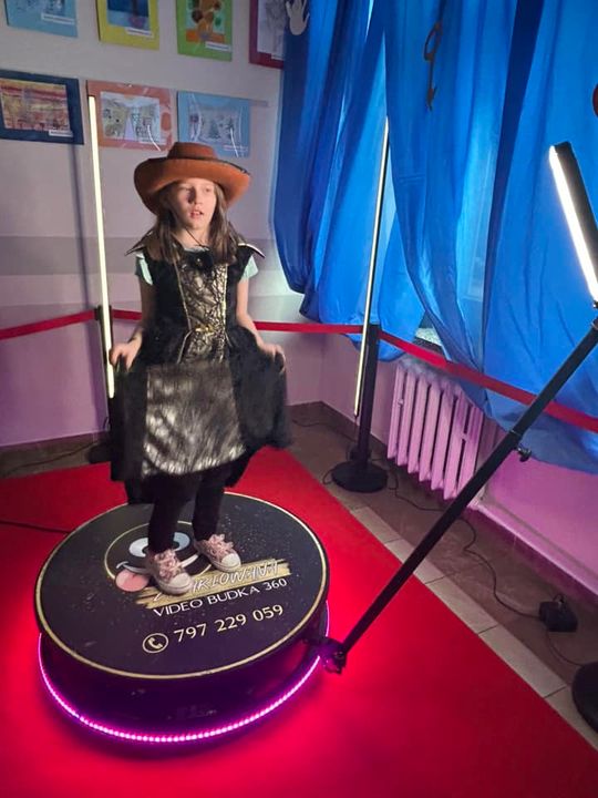 Gm. Wierzbica. Szalone andrzejki w Szkole Podstawowej w Wierzbicy [GALERIA ZDJĘĆ]