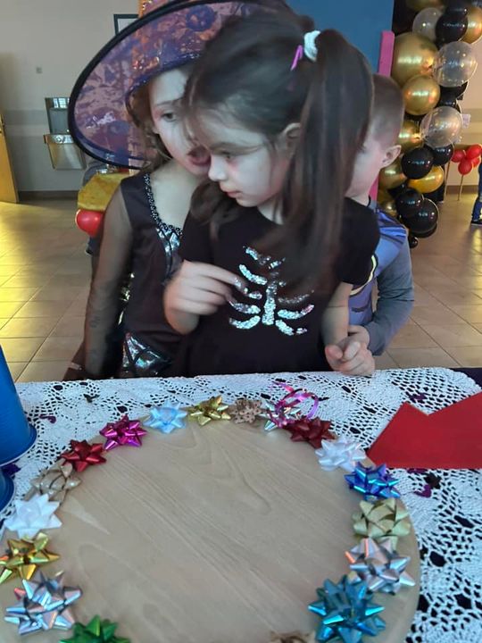 Gm. Wierzbica. Szalone andrzejki w Szkole Podstawowej w Wierzbicy [GALERIA ZDJĘĆ]