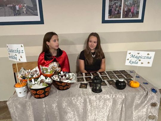 Gm. Wierzbica. Szalone andrzejki w Szkole Podstawowej w Wierzbicy [GALERIA ZDJĘĆ]