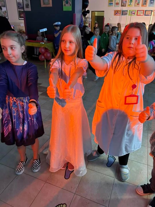 Gm. Wierzbica. Szalone andrzejki w Szkole Podstawowej w Wierzbicy [GALERIA ZDJĘĆ]