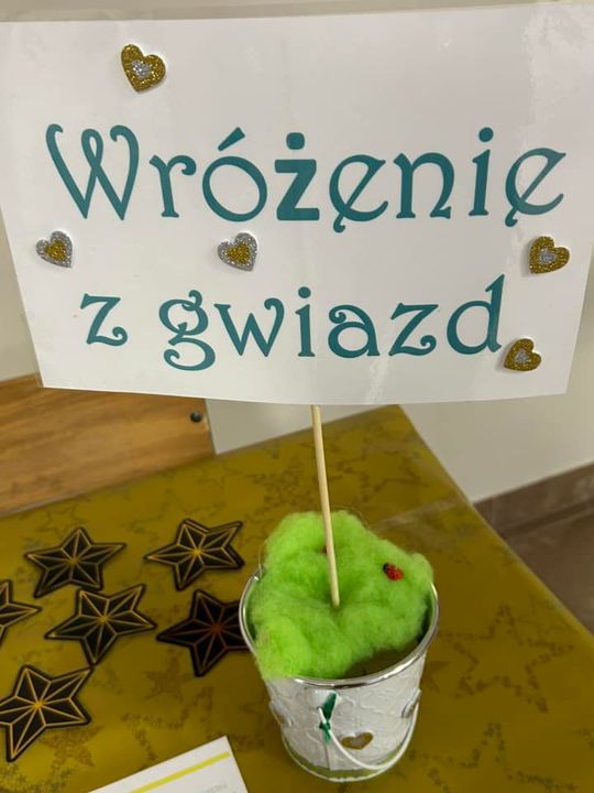 Gm. Wierzbica. Szalone andrzejki w Szkole Podstawowej w Wierzbicy [GALERIA ZDJĘĆ]