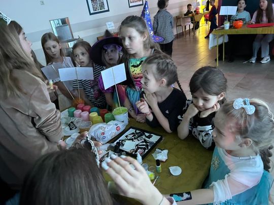 Gm. Wierzbica. Szalone andrzejki w Szkole Podstawowej w Wierzbicy [GALERIA ZDJĘĆ]