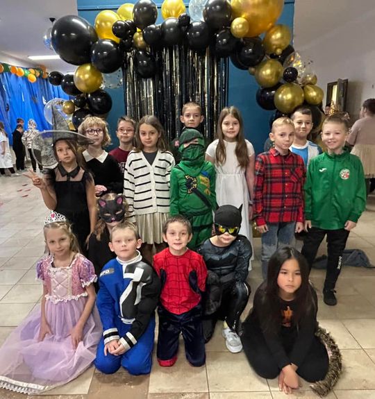 Gm. Wierzbica. Szalone andrzejki w Szkole Podstawowej w Wierzbicy [GALERIA ZDJĘĆ]