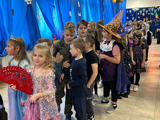 Gm. Wierzbica. Szalone andrzejki w Szkole Podstawowej w Wierzbicy [GALERIA ZDJĘĆ]