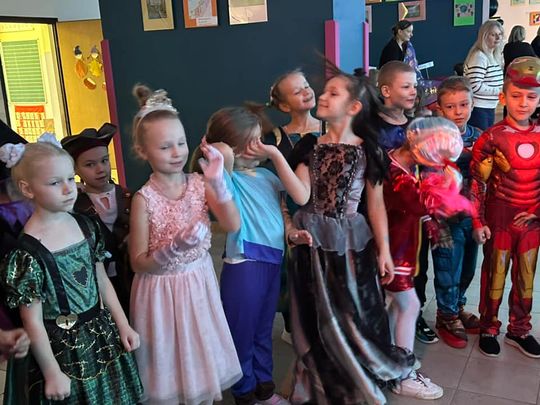 Gm. Wierzbica. Szalone andrzejki w Szkole Podstawowej w Wierzbicy [GALERIA ZDJĘĆ]