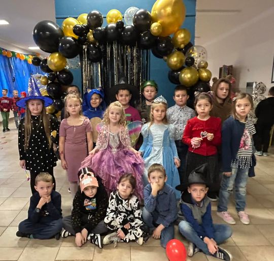 Gm. Wierzbica. Szalone andrzejki w Szkole Podstawowej w Wierzbicy [GALERIA ZDJĘĆ]