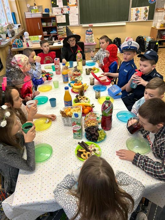 Gm. Wierzbica. Szalone andrzejki w Szkole Podstawowej w Wierzbicy [GALERIA ZDJĘĆ]