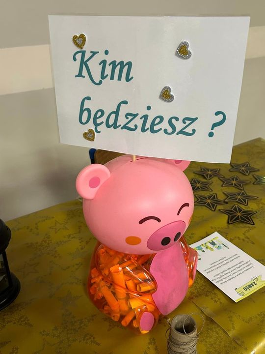 Gm. Wierzbica. Szalone andrzejki w Szkole Podstawowej w Wierzbicy [GALERIA ZDJĘĆ]