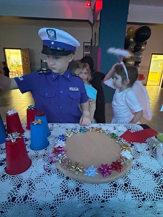 Gm. Wierzbica. Szalone andrzejki w Szkole Podstawowej w Wierzbicy [GALERIA ZDJĘĆ]