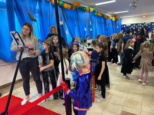 Gm. Wierzbica. Szalone andrzejki w Szkole Podstawowej w Wierzbicy [GALERIA ZDJĘĆ]