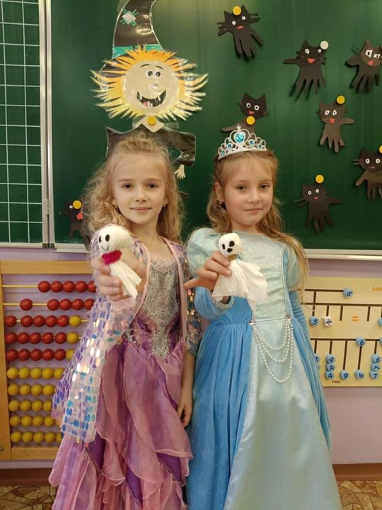 Gm. Wierzbica. Szalone andrzejki w Szkole Podstawowej w Wierzbicy [GALERIA ZDJĘĆ]