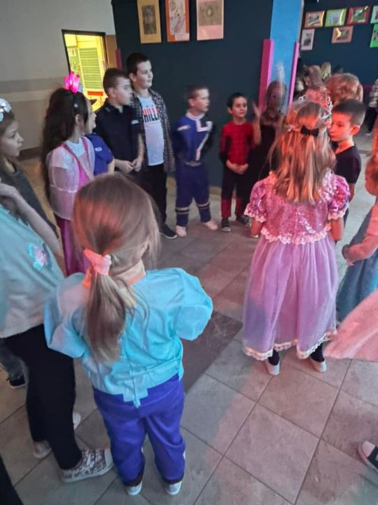 Gm. Wierzbica. Szalone andrzejki w Szkole Podstawowej w Wierzbicy [GALERIA ZDJĘĆ]