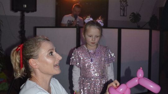 Bal andrzejkowy w Centrum Społeczno - Kulturalnym w Gorzkowie [GALERIA ZDJĘĆ]