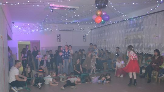 Bal andrzejkowy w Centrum Społeczno - Kulturalnym w Gorzkowie [GALERIA ZDJĘĆ]