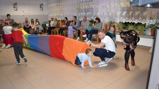 Bal andrzejkowy w Centrum Społeczno - Kulturalnym w Gorzkowie [GALERIA ZDJĘĆ]