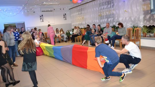 Bal andrzejkowy w Centrum Społeczno - Kulturalnym w Gorzkowie [GALERIA ZDJĘĆ]