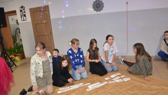 Bal andrzejkowy w Centrum Społeczno - Kulturalnym w Gorzkowie [GALERIA ZDJĘĆ]