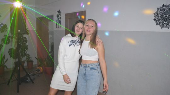 Bal andrzejkowy w Centrum Społeczno - Kulturalnym w Gorzkowie [GALERIA ZDJĘĆ]