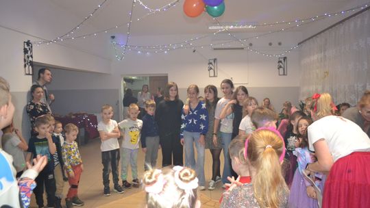 Bal andrzejkowy w Centrum Społeczno - Kulturalnym w Gorzkowie [GALERIA ZDJĘĆ]