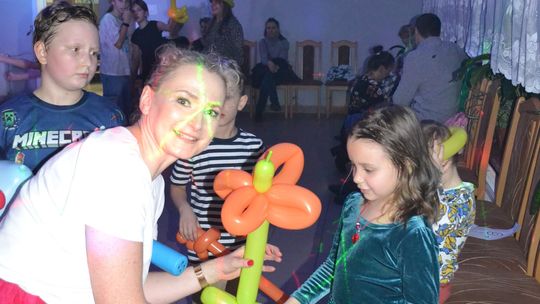 Bal andrzejkowy w Centrum Społeczno - Kulturalnym w Gorzkowie [GALERIA ZDJĘĆ]