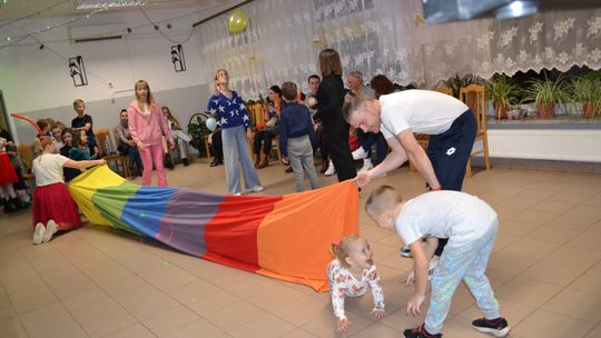 Bal andrzejkowy w Centrum Społeczno - Kulturalnym w Gorzkowie [GALERIA ZDJĘĆ]